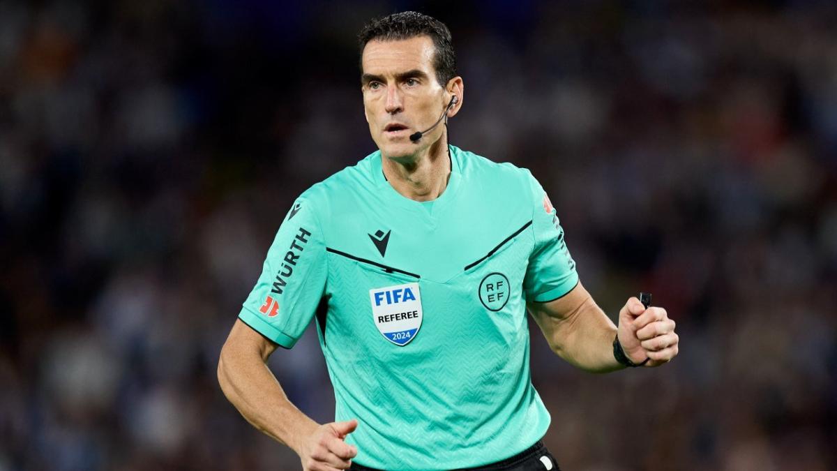 Spanish referee Juan Martinez Munuera